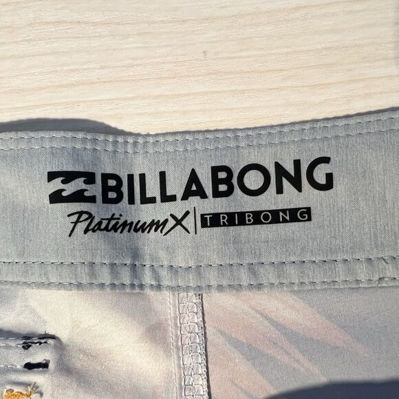Mens 30 Billabong Platinum X Boardshorts Hawaiian Floral Beach Vacation Cruise - Picture 3 of 8